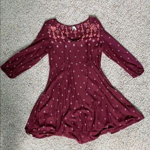 LONG SLEEVE Maroon Dress w/ cross cross neck